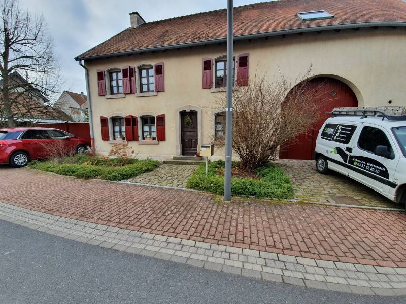 Apres réalisation d'une peinture extérieur de rénovations sur boiserie à Sarreguemines et environs.