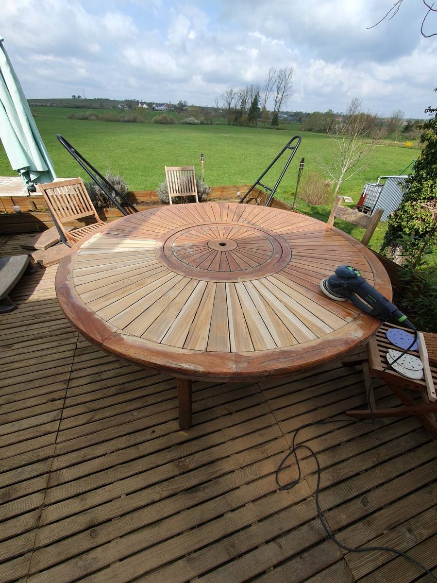 Travaux de ponçage de votre mobilier de jardin extérieur a Sarreguemines et environ