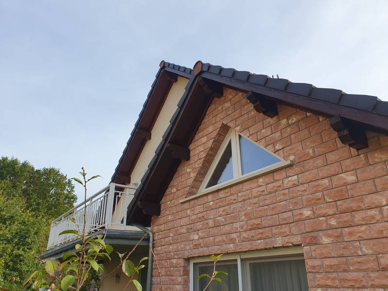 VS Peinture Francois pour la mise en lasure de sous-toit dans la région de Sarralbe, Sarreguemines, Forbach, Bitche, Saint-Avold et environ (après)