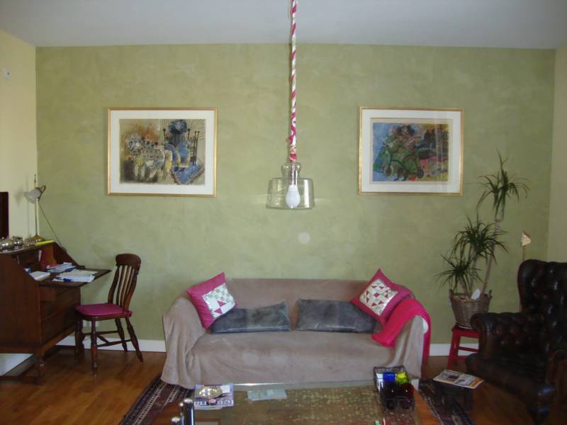 Pose de peinture à la chaux et environs.